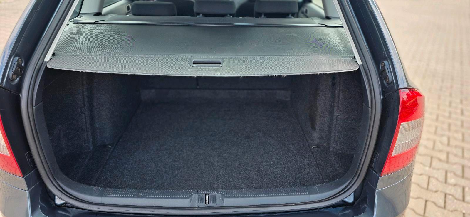 Skoda Octavia 2009 — photo 13