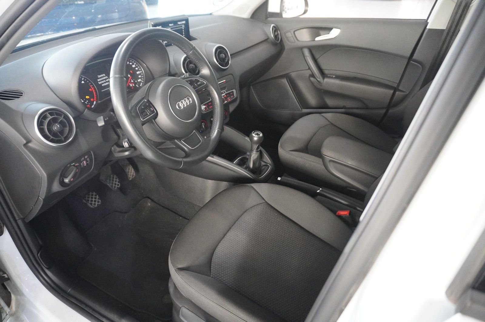 Fahrzeugabbildung Audi A1 Sportback 1.6 TDI NAVI/SHZ/TEMP./KLIMA/MULTI.