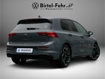Volkswagen Golf VIII R-Line 1.5 eTSI DSG 2 J. Garantie