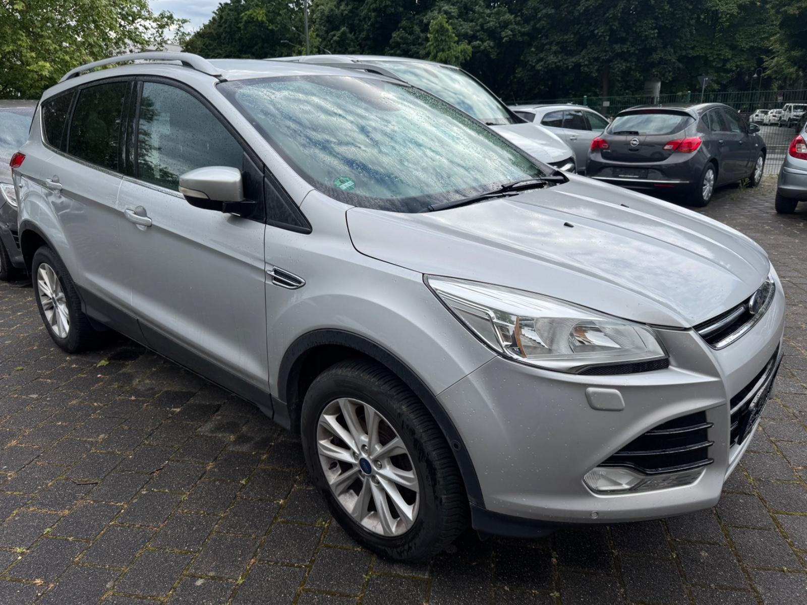 Ford Kuga 1.5 EcoBoost 4x2 Titanium/TOP/TÜV 09/2027/+