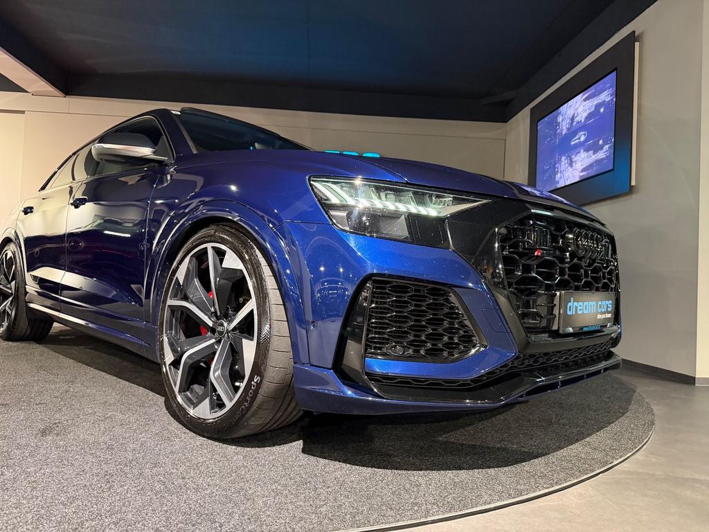 Audi RSQ8