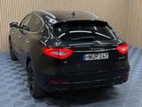 Maserati Levante Benzin 3.0 V6 257kW GRANLUSSO 4x4 Au... - schwarze Maserati Levante