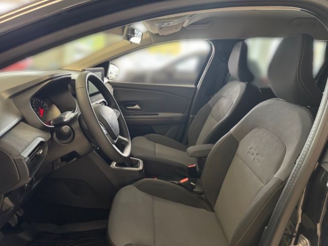Fahrzeugabbildung Dacia Jogger Extreme 1.0 TCe 110 EU6e 7-Sitzer Navi Ka