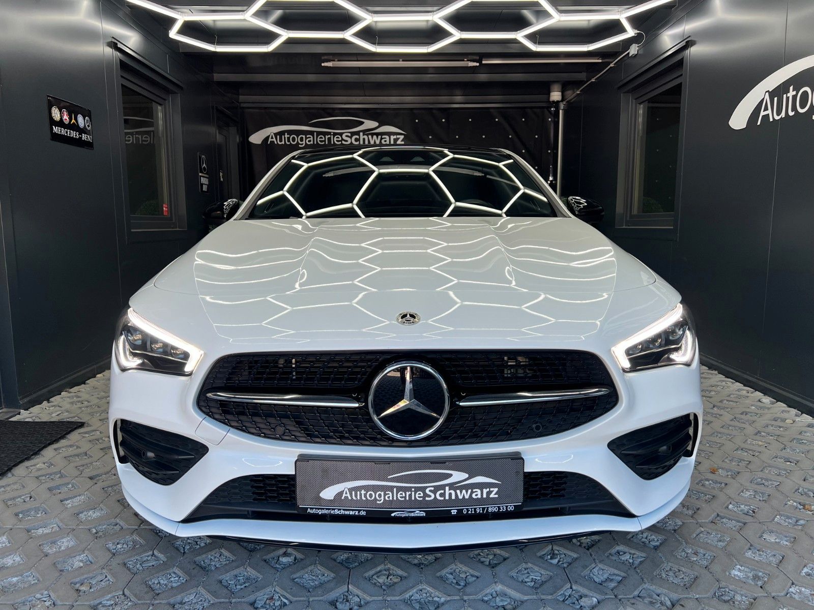 Mercedes-Benz CLA 250e Coupé 8G AMG NIGHT MBEAM BURM MEMO PANO foto 4