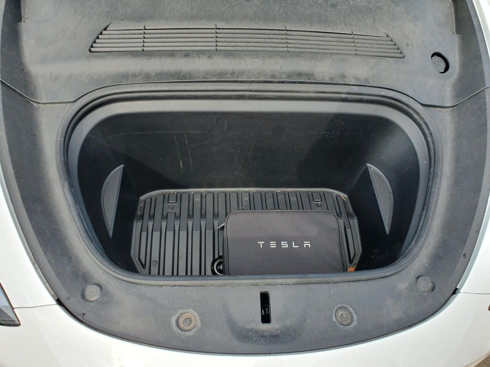 Tesla RWD, Allwetterreifen, AHK 1600kg, SOH 96 % foto 14