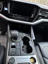 Volkswagen Touareg 3.0 V6 TDI 170kW 4MOT Tiptr. Eleganc... - gebrauchte VW Touareg aus dem Jahr 2023