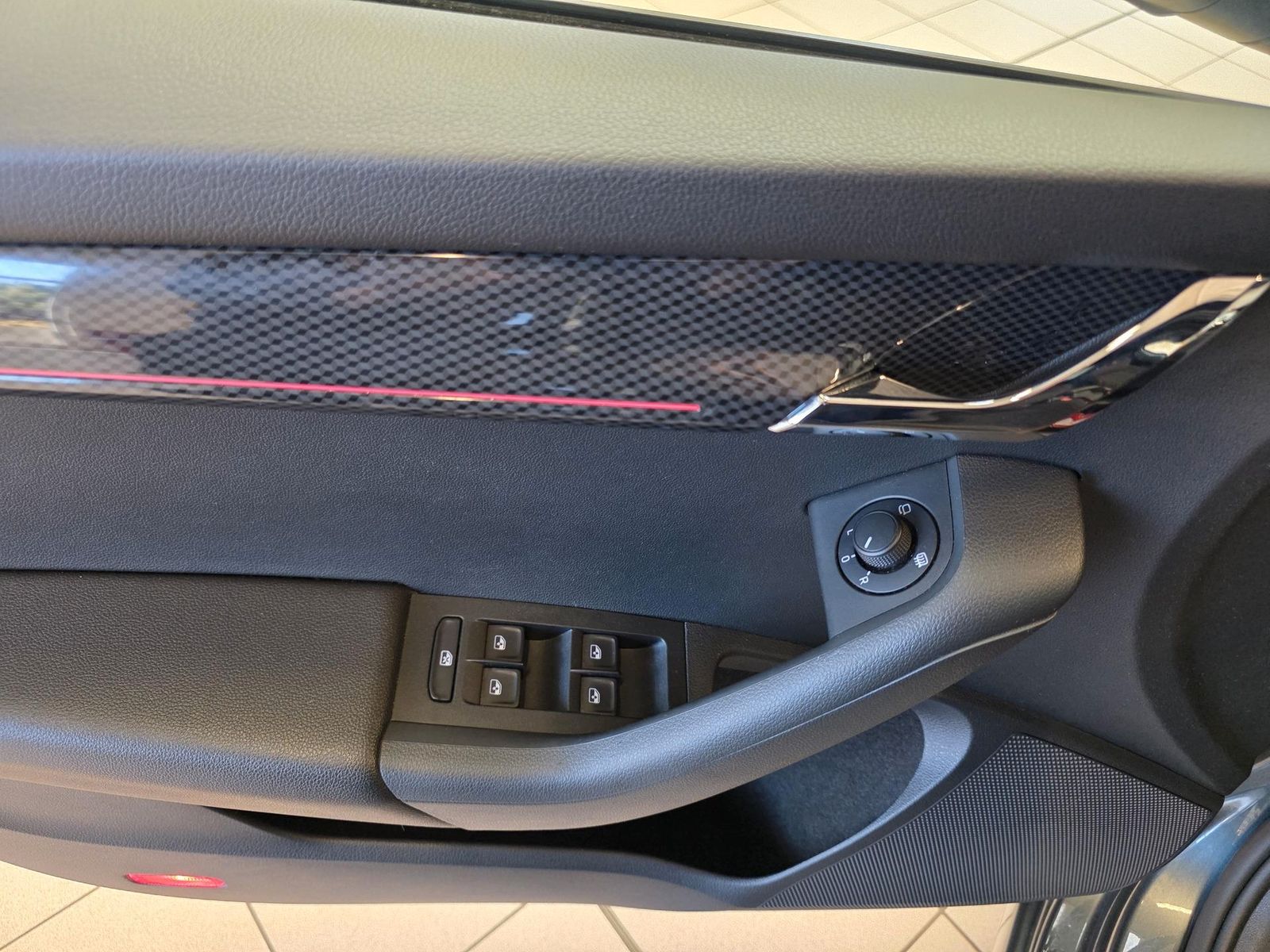 Fahrzeugabbildung SKODA Octavia 2.0 TDI RS 4x4 /1.Hd/LED/Navi/CarPlay