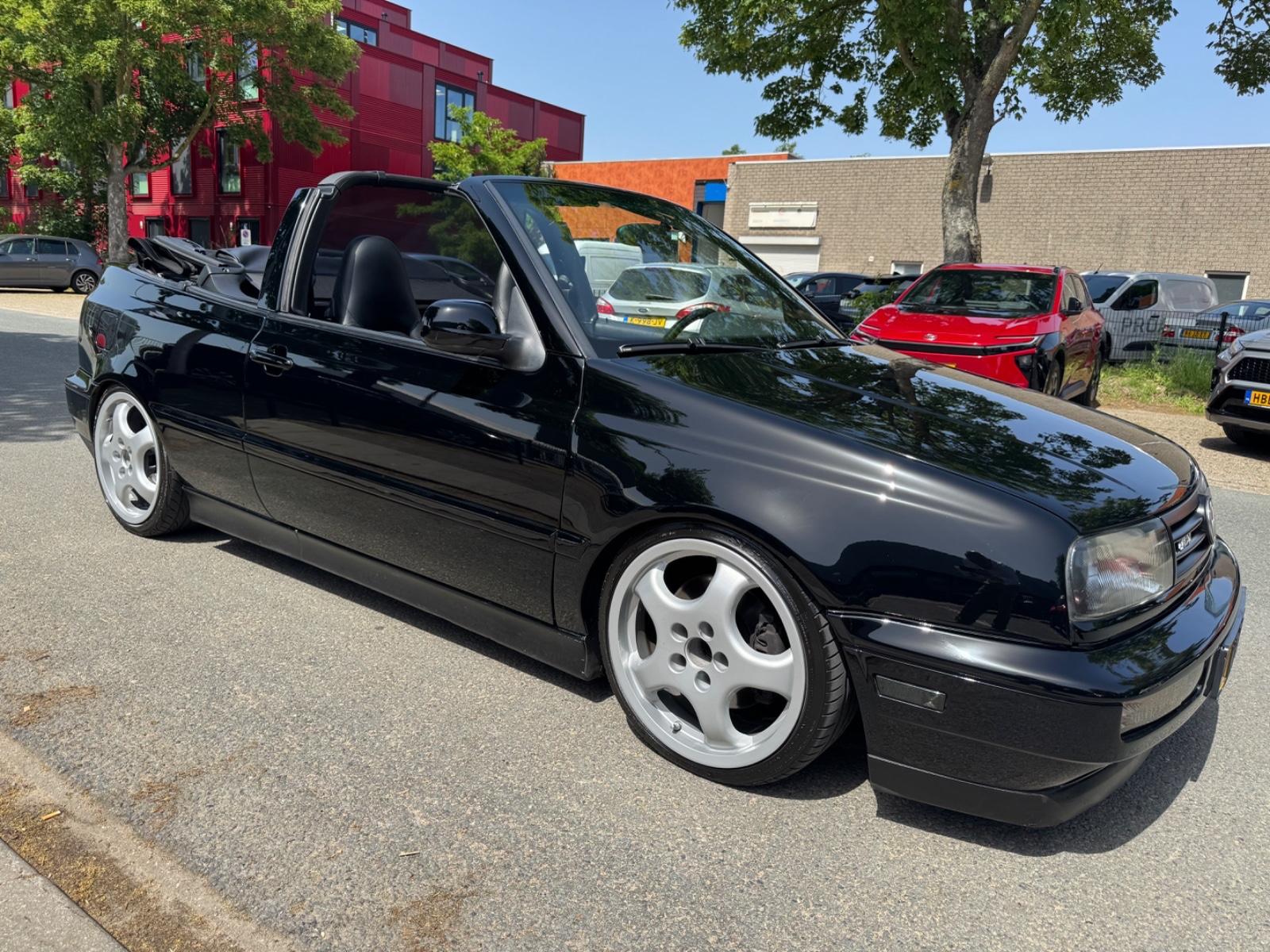 VOLKSWAGEN GOLF - VR5 CABRIOLET - 2.3 170 CV - BVM - VOLANT EN CUIR