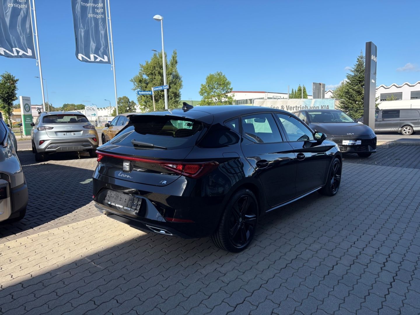 Fahrzeugabbildung SEAT Leon 1.5 FR Black Edition SpurhalteASS Kamera PD