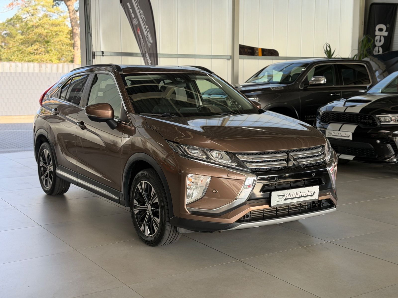 Fahrzeugabbildung Mitsubishi Eclipse Cross 1.5 CVT Intro Edition 2WD AHK HUD