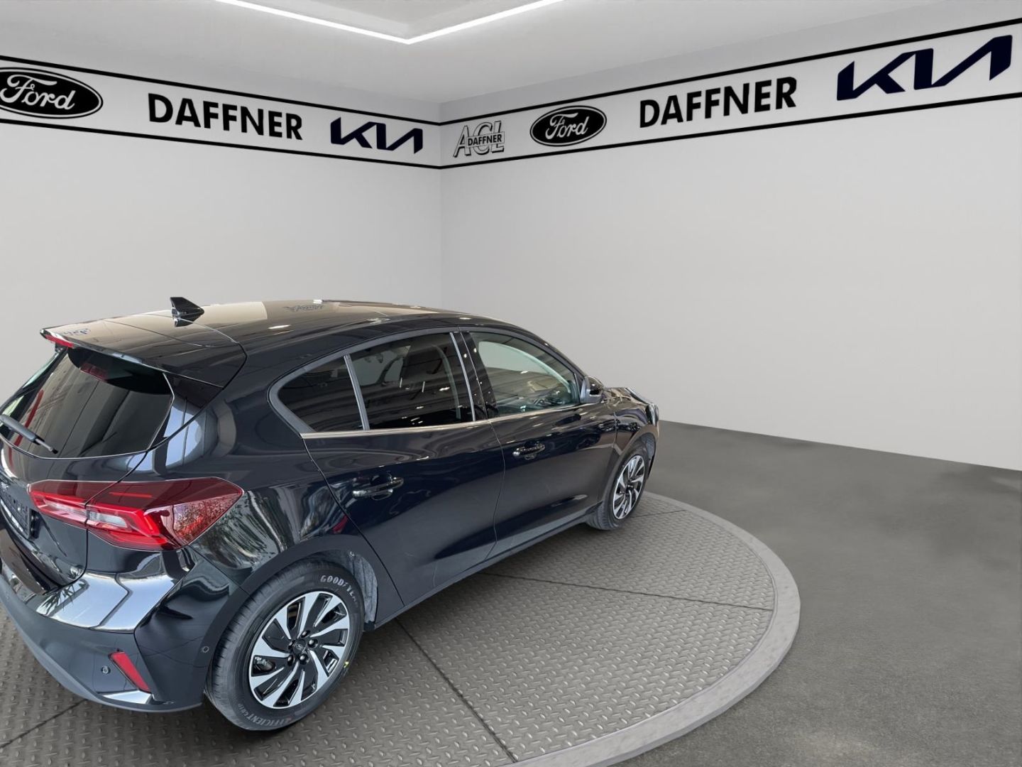 Fahrzeugabbildung Ford Focus Titanium X 1.0 EcoBoost Mild-Hybrid EU6e