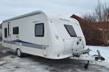 Hobby 560 KMFE DeLuxe mit Etagenbetten, Mover, Vorzelt - Separate Dusche Wohnwagen Mit