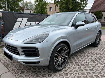 Porsche Cayenne - 1