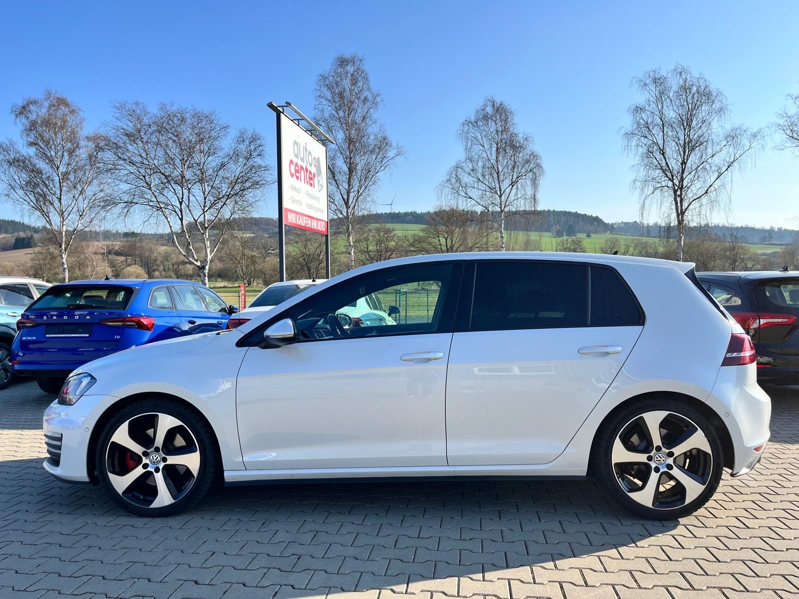 Fahrzeugabbildung Volkswagen Golf GTI Lim.°Navi°ACC°18 Zoll°Standheizung°