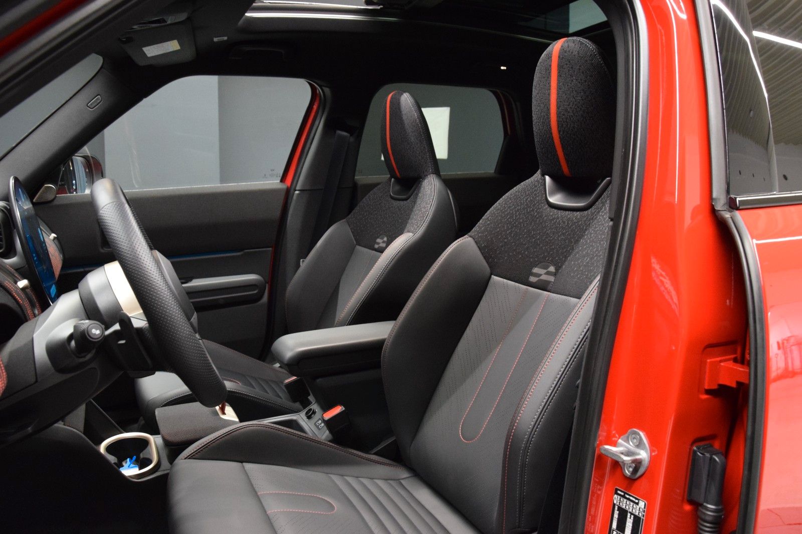 Fahrzeugabbildung MINI Countryman C John Cooper Works Trim L-Paket Pano