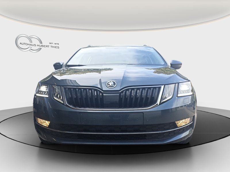 Fahrzeugansicht 3 Fahrzeugabbildung SKODA Octavia 1.6 TDI Style DSG LED+SCHIEBEDACH+PDC+S