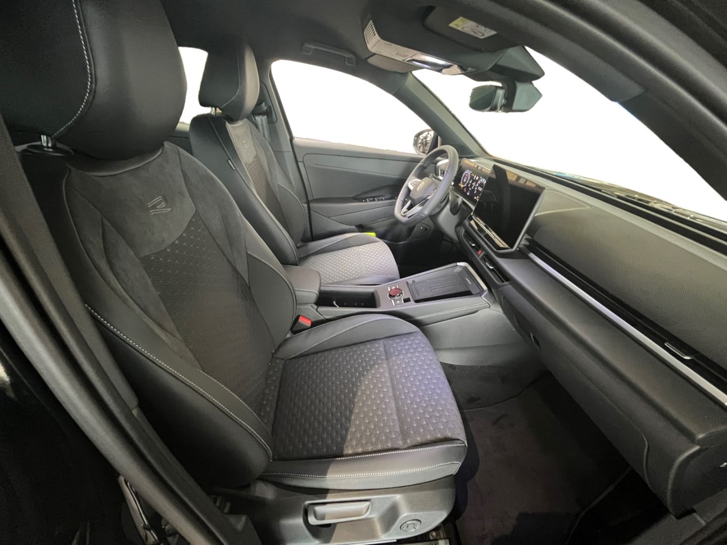 Volkswagen T-Roc - Bild 15