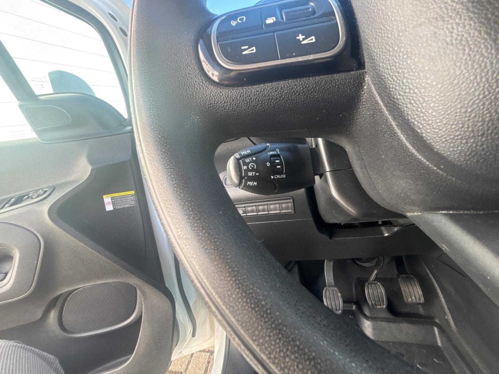 Citroën Berlingo Kasten L1 HDI 100 AHK Klima PDC Holzbod