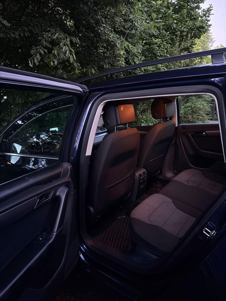 Volkswagen Passat 2011 — photo 8