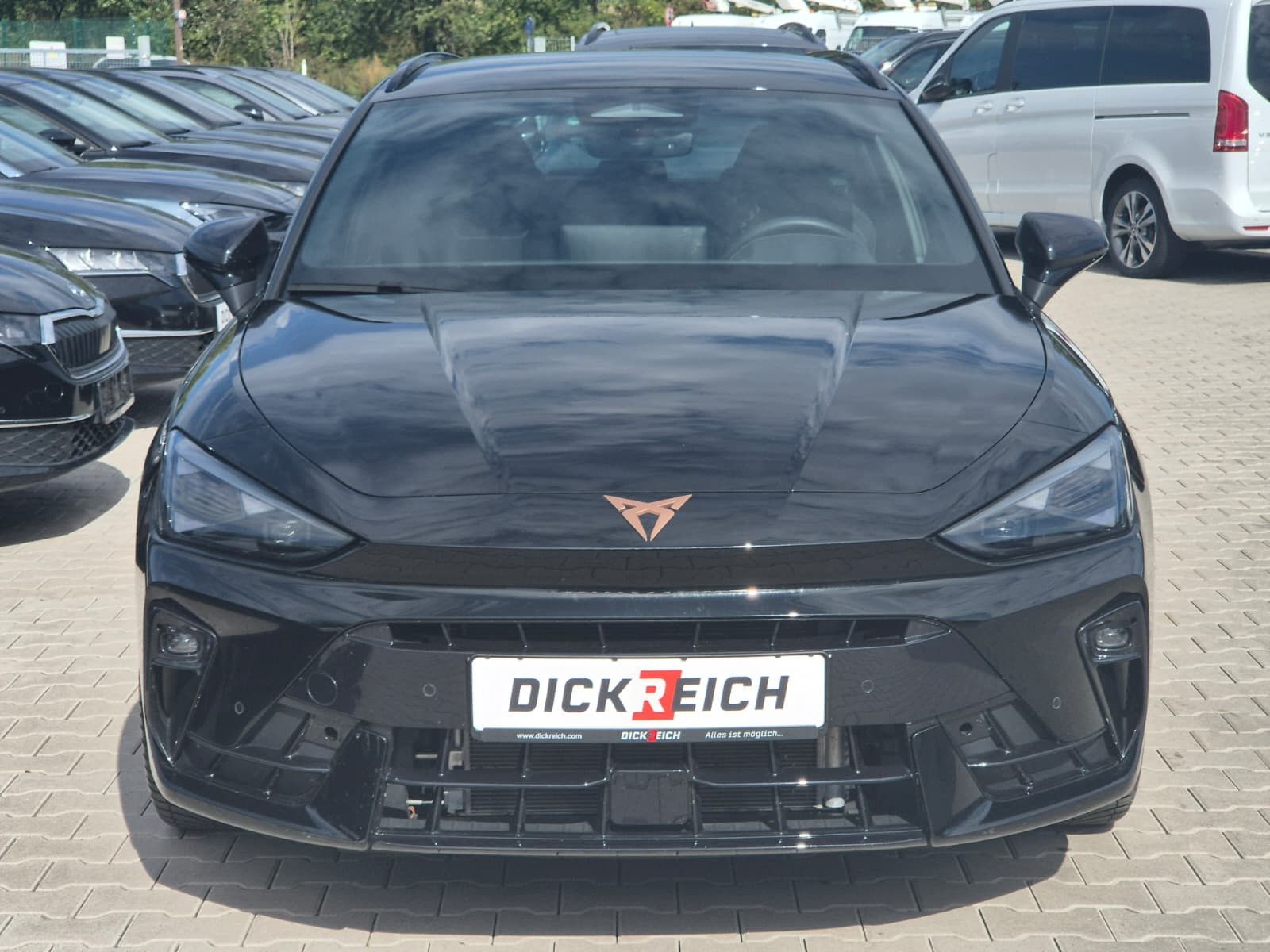 Fahrzeugabbildung CUPRA Leon 1.5 eTSI DSG AHK*DYNAMICA*EDGE*LED*5JGARAN.