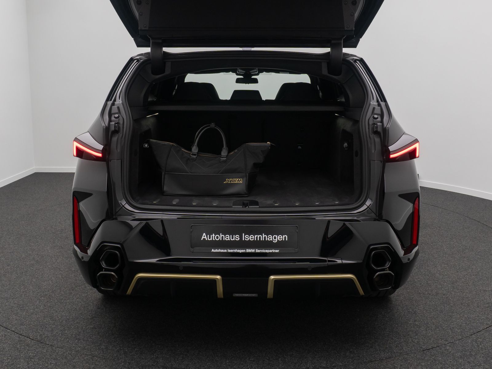 Fahrzeugabbildung BMW XM B&W Massage 360&deg; HUD SoftClose Individual 23"