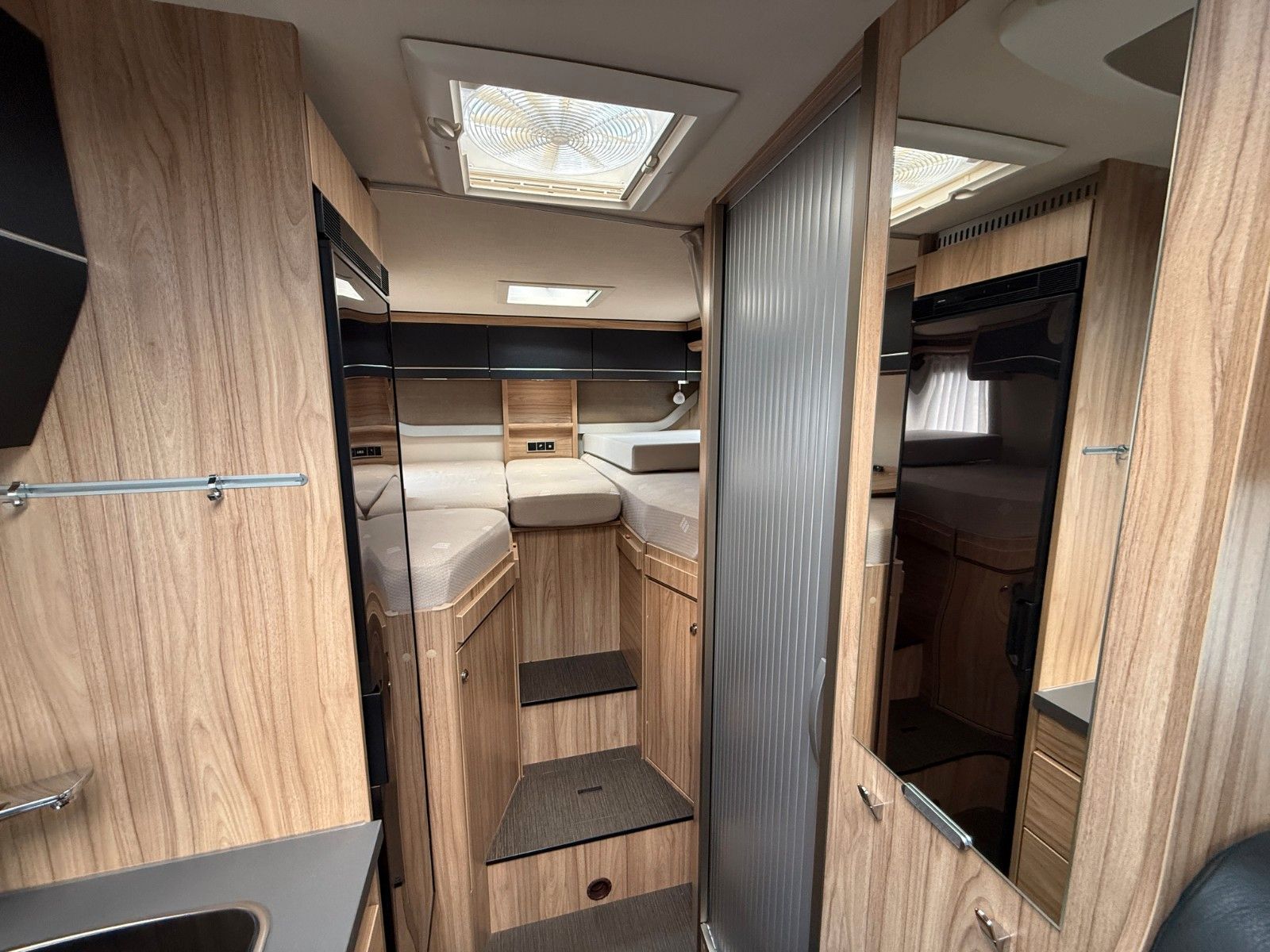 Fahrzeugabbildung HYMER / ERIBA / HYMERCAR MLT 570 Crossover V 6 190 PS