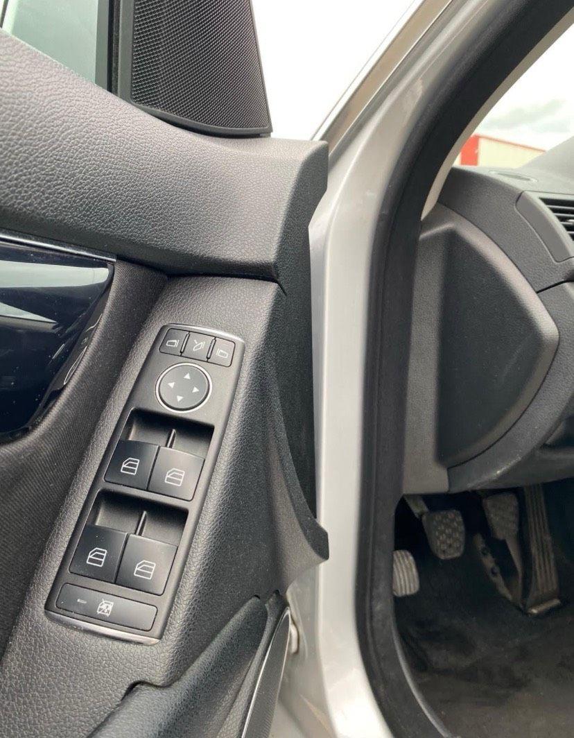 Mercedes-Benz C180 2010 — photo 6