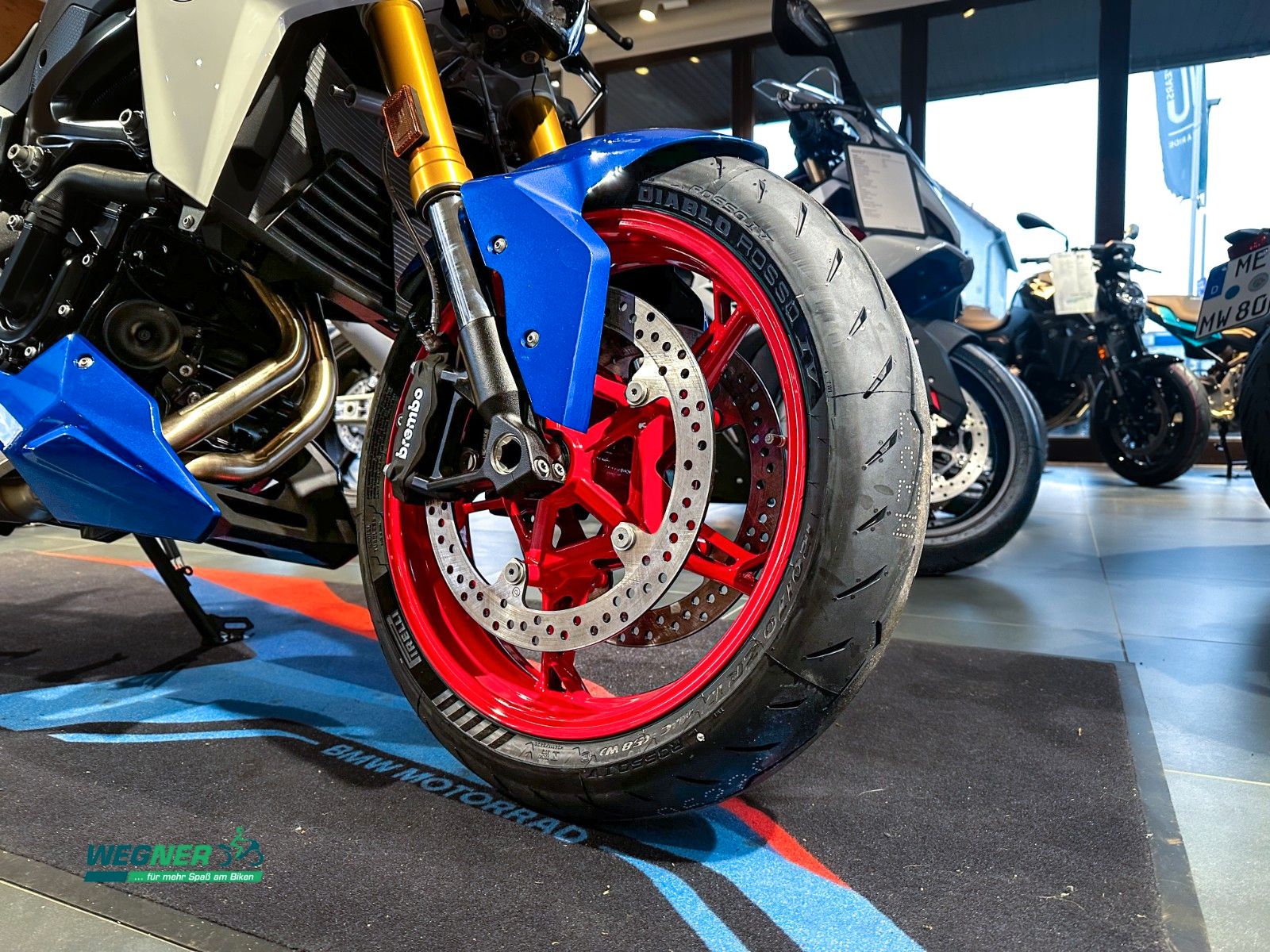 Fahrzeugabbildung BMW F900R Modell 2025 - sofort verfügbar!