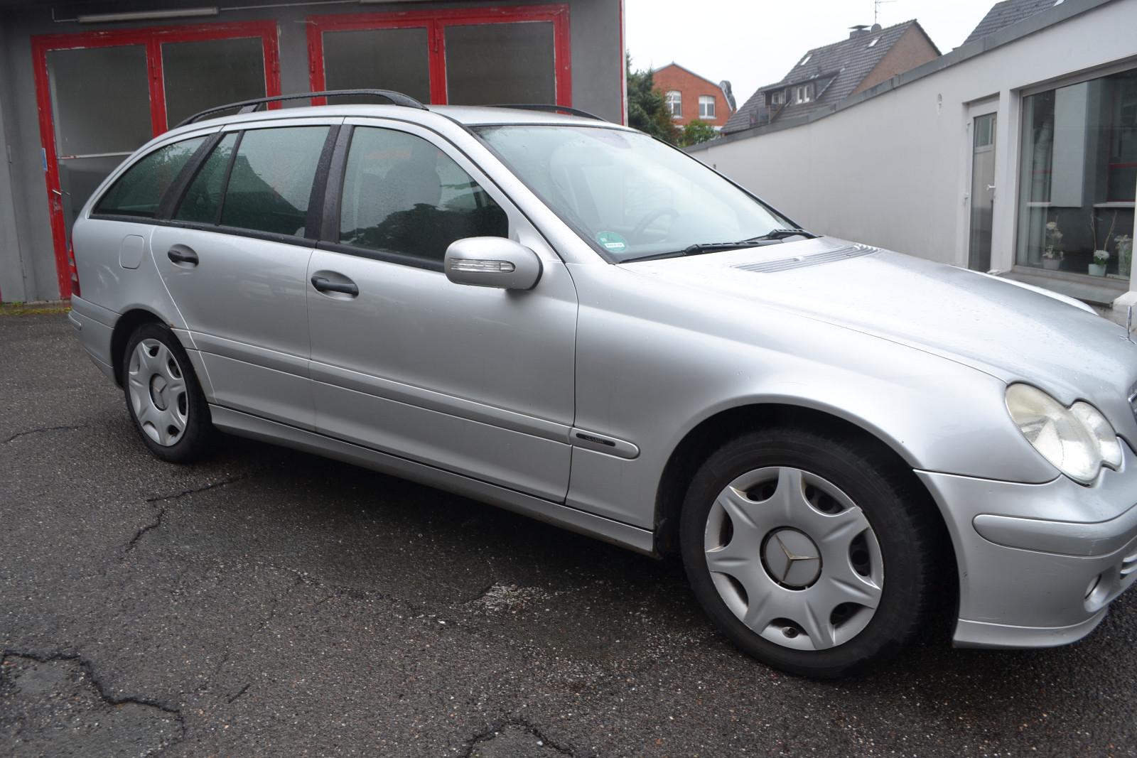 Mercedes-Benz C180 2004 — photo 10