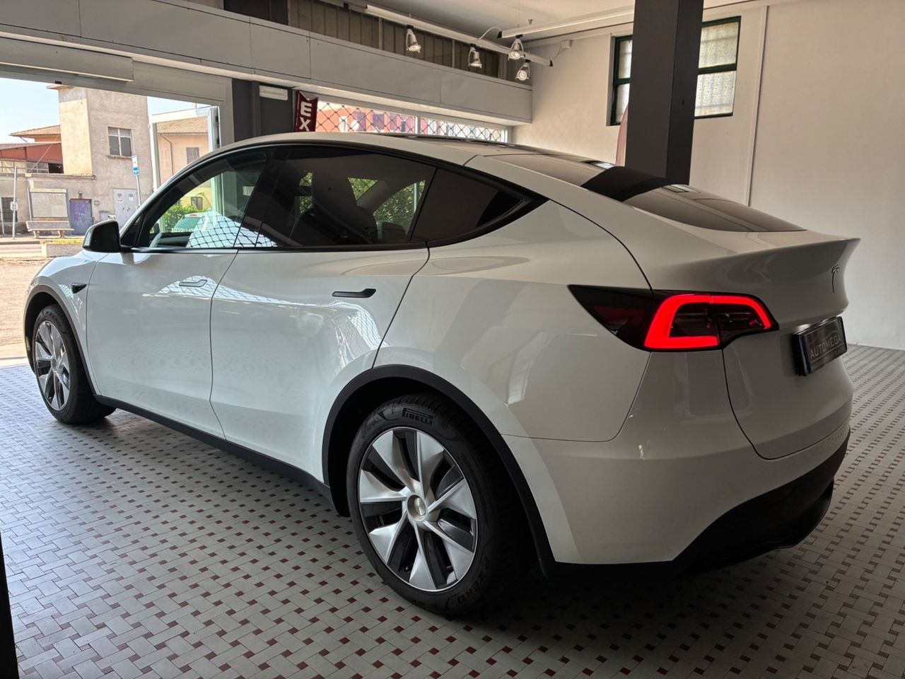 Tesla Model Y Aziendale Single Motor rwd imagem 3