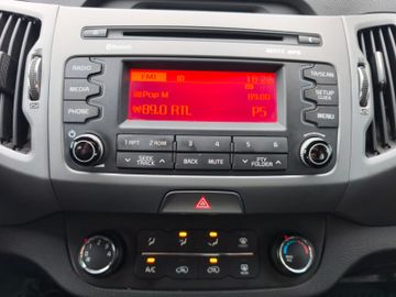Kia Sportage Attract 2WD*Klima*AHK*Alu*6.Gang*