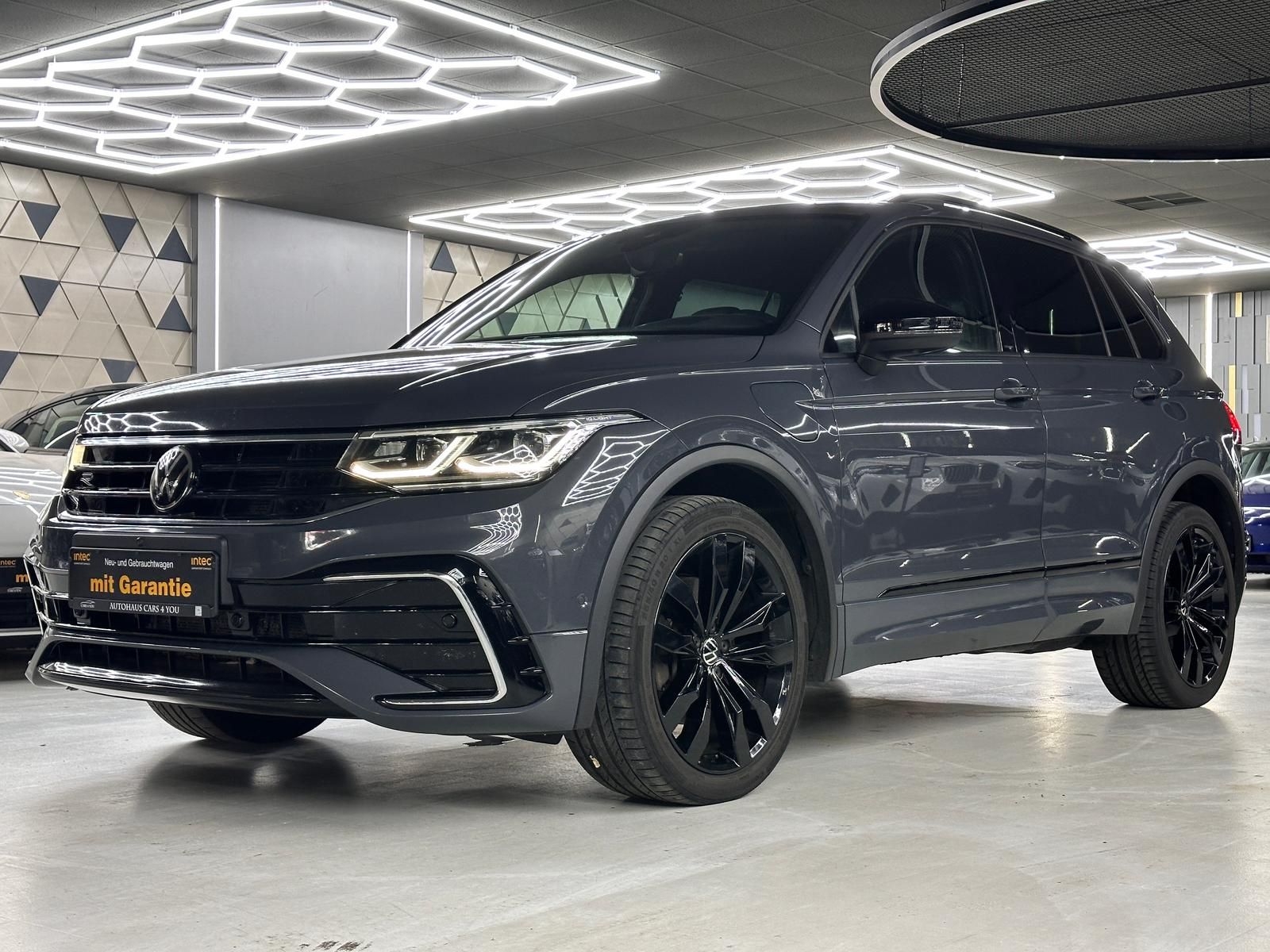 Volkswagen Tiguan 1.4 eHybrid R LINE IQ.LIGHT/PANO/IQ.DRIVE