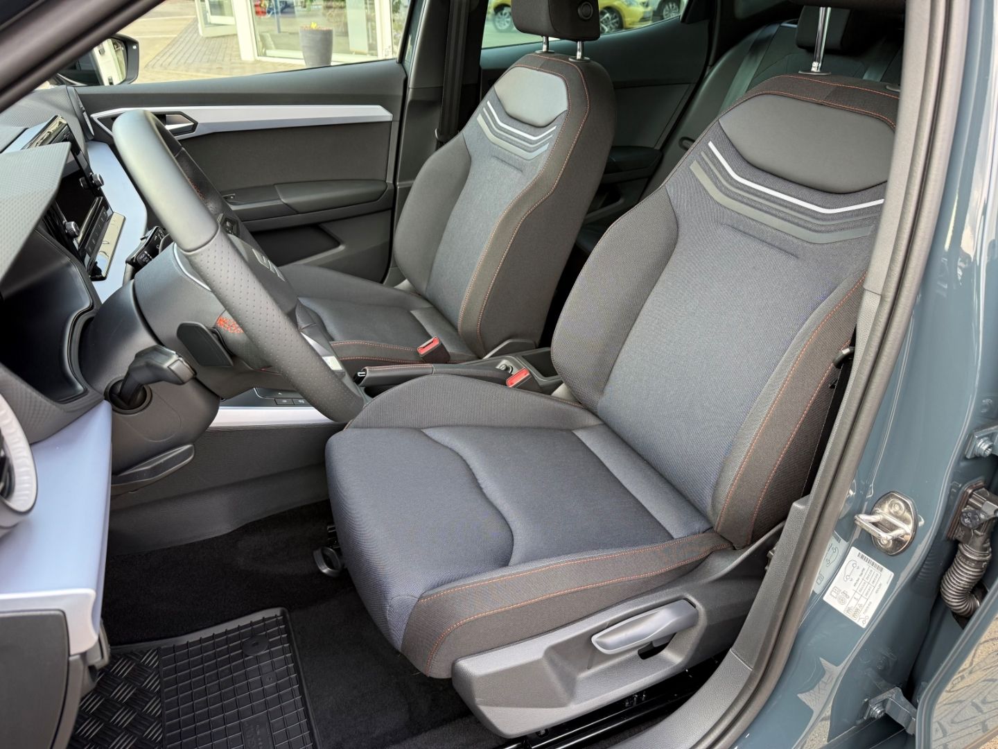 SEAT Arona 1.0 TSI FR ACC LED PDC RFK Full Link SHZg - Image 12