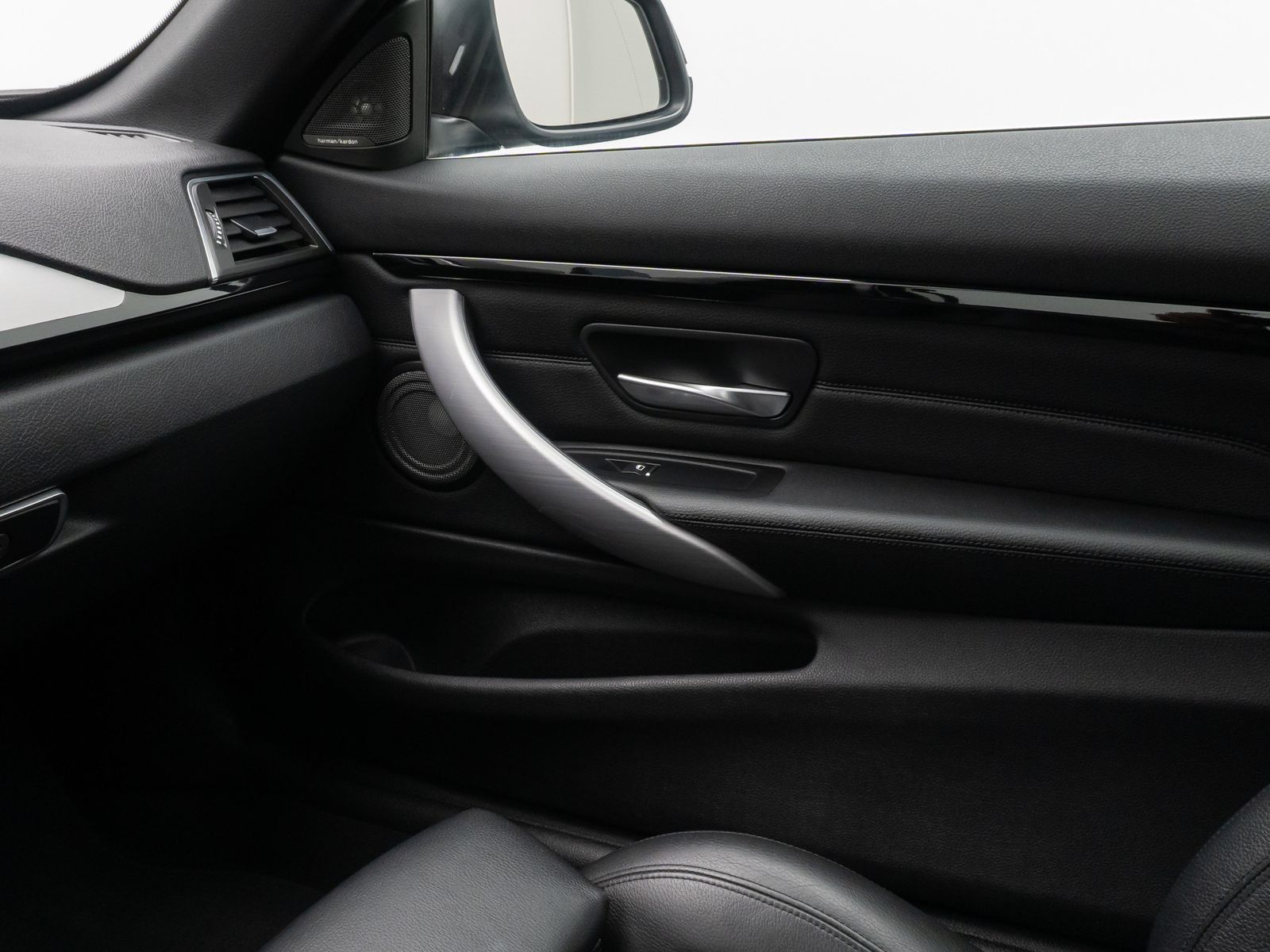 Fahrzeugabbildung BMW 420i Cabrio Sport Line DAB NaviPro Alarm Memory