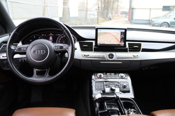 Audi A8 - 10