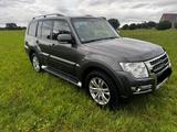 Mitsubishi Pajero 3,2 DI-D 4WD Edition 100 Automatik Ed... - Mitsubishi Pajero mit Diesel-Antrieb: A