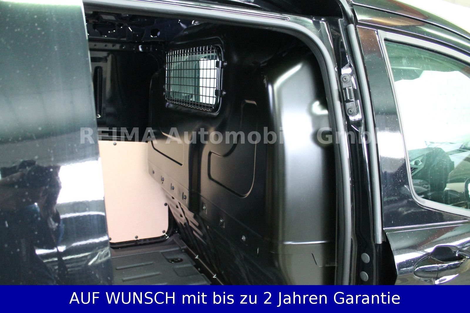 Fahrzeugabbildung Ford Transit Courier1,5 D  Kasten Limited, Kamera