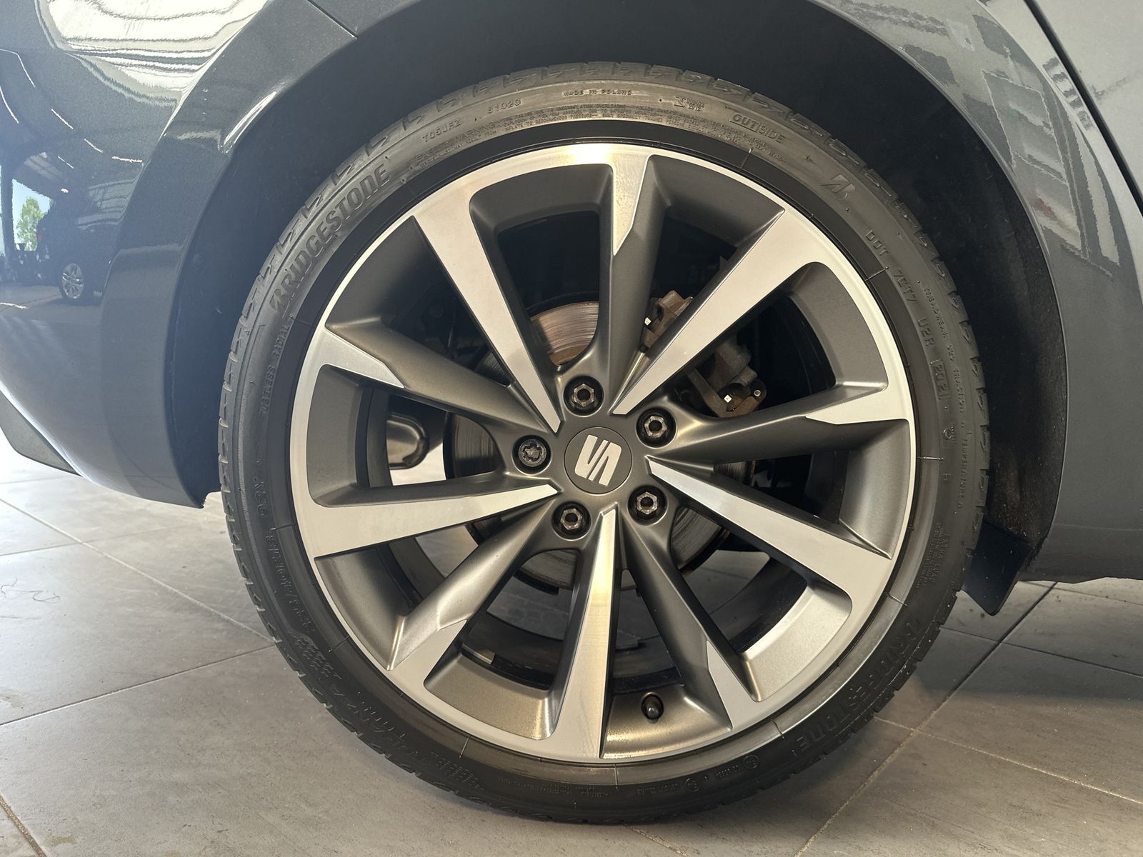 Fahrzeugabbildung SEAT Leon 1.5 eTSI DSG FR NAV+LED+KAMERA+18ZO+LHZ+VC