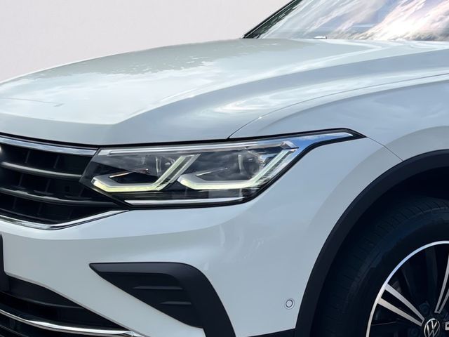 Tiguan 2.0 TDI LIFE MATRIX LED+PANO+360°+STHZ+AH