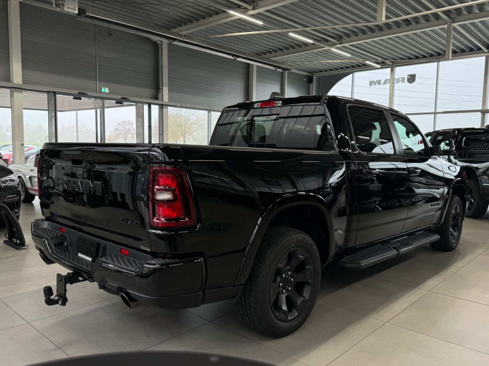 Fahrzeugabbildung Dodge RAM 1500 Big Horn Night MY25 4x4 Pano Voll