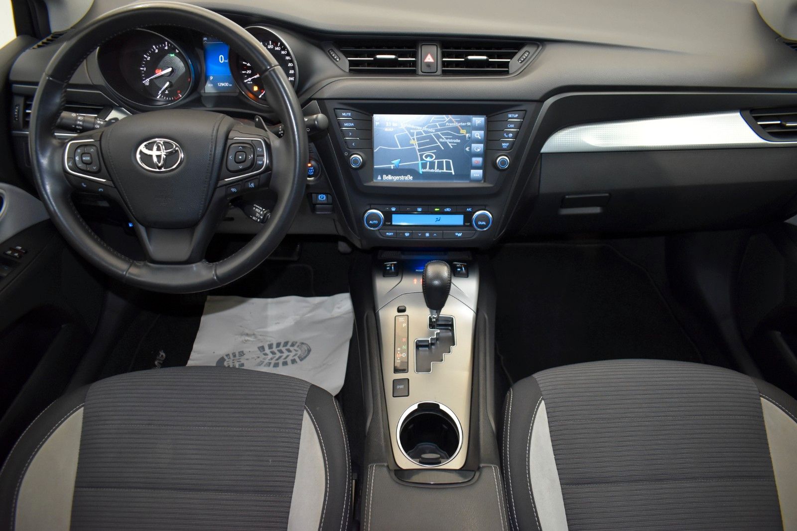 Fahrzeugabbildung Toyota Avensis Touring Sports LED,Navi,Kamera,AHK