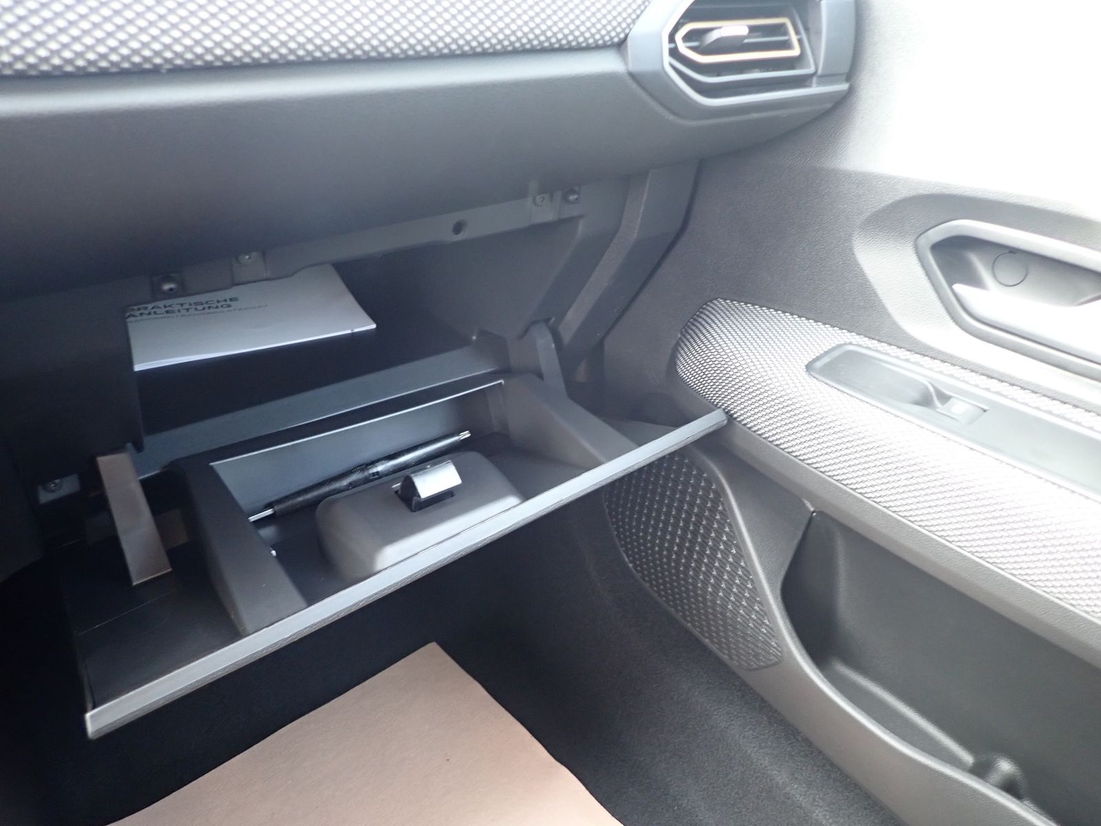 Fahrzeugabbildung Dacia Sandero Stepway Expression TCe 90 CVT