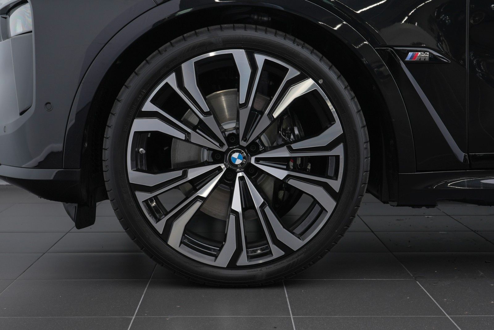 Fahrzeugabbildung BMW X7 M60i EXCLUSIVE/B&W/MSPORT/FULL/CARBON/MY23