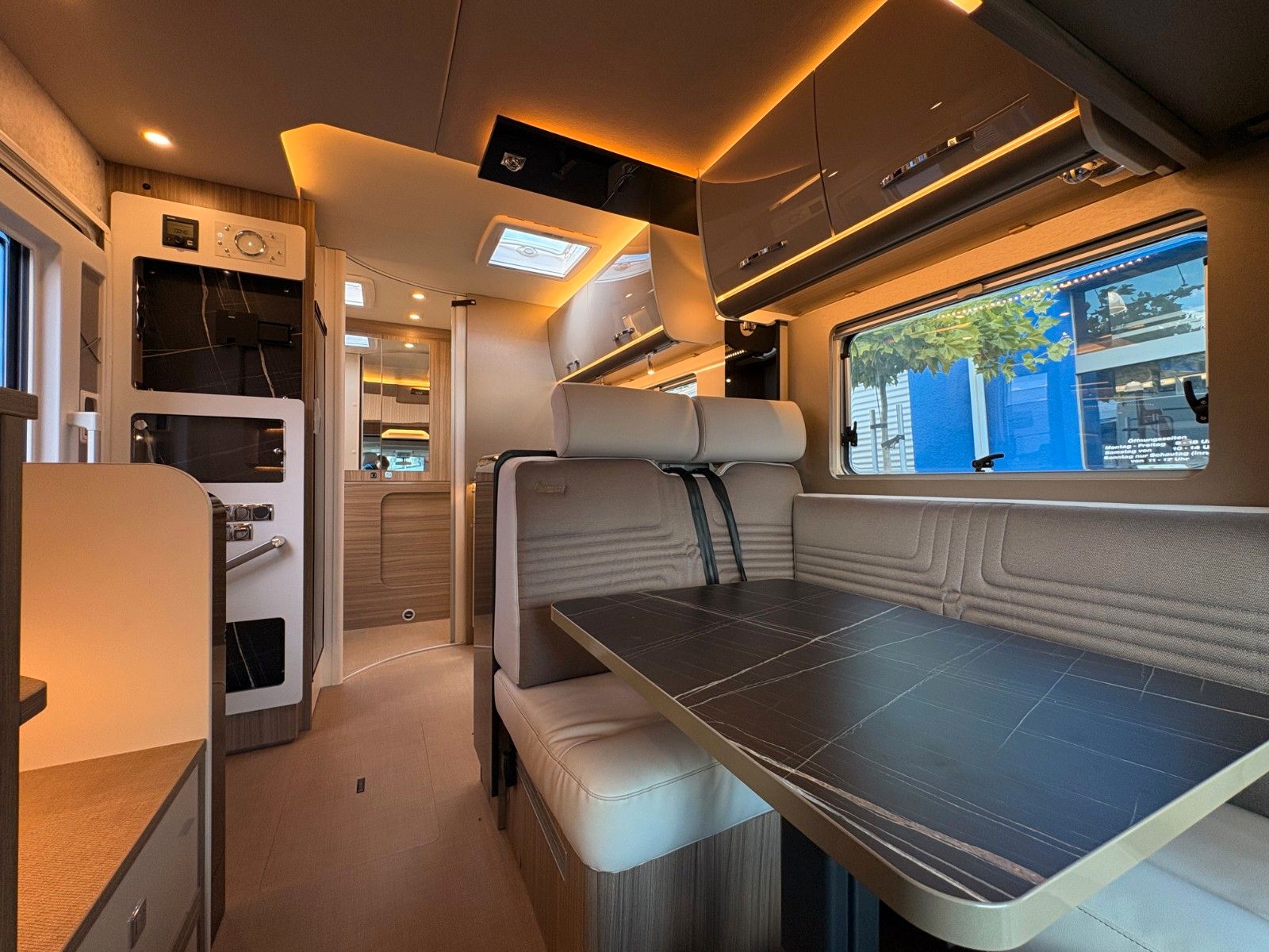 Fahrzeugabbildung Bürstner Lyseo Gallery 689 Harmony SIE SPAREN 39.034 €!