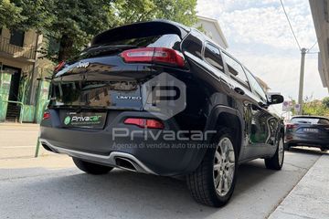 Jeep Cherokee - 8