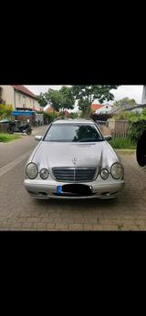 Mercedes-Benz E200 Kombi Automatik - gebrauchte Mercedes-Benz E 200 aus dem Jahr 2002