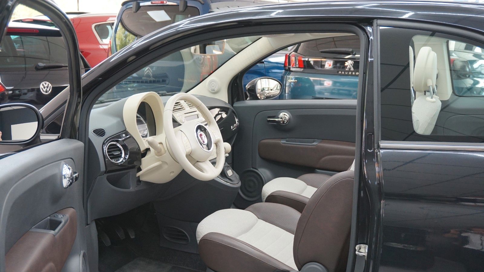 Fahrzeugabbildung Fiat 500 Lounge Cabrio  Scheckh. gepfl. TÜV neu