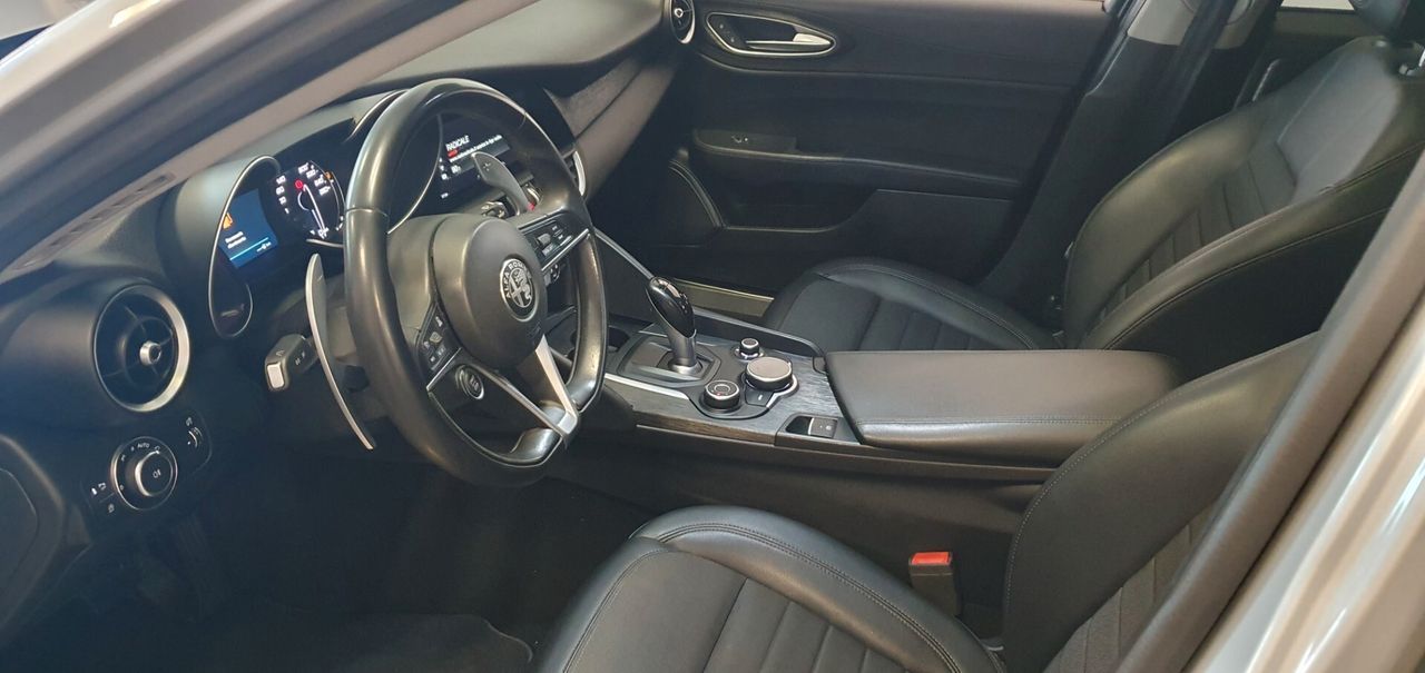 Alfa Romeo Giulia 2.2 Turbodiesel 160 CV Super imagem 2