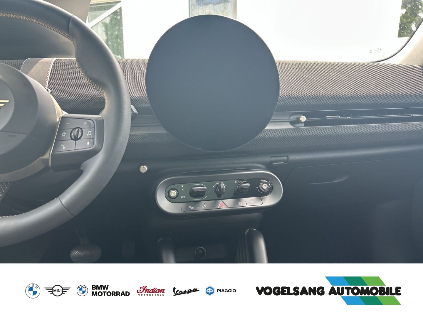 Fahrzeugabbildung MINI Aceman SE Classic Trim,Panodach,HeadUp,19''LMFel