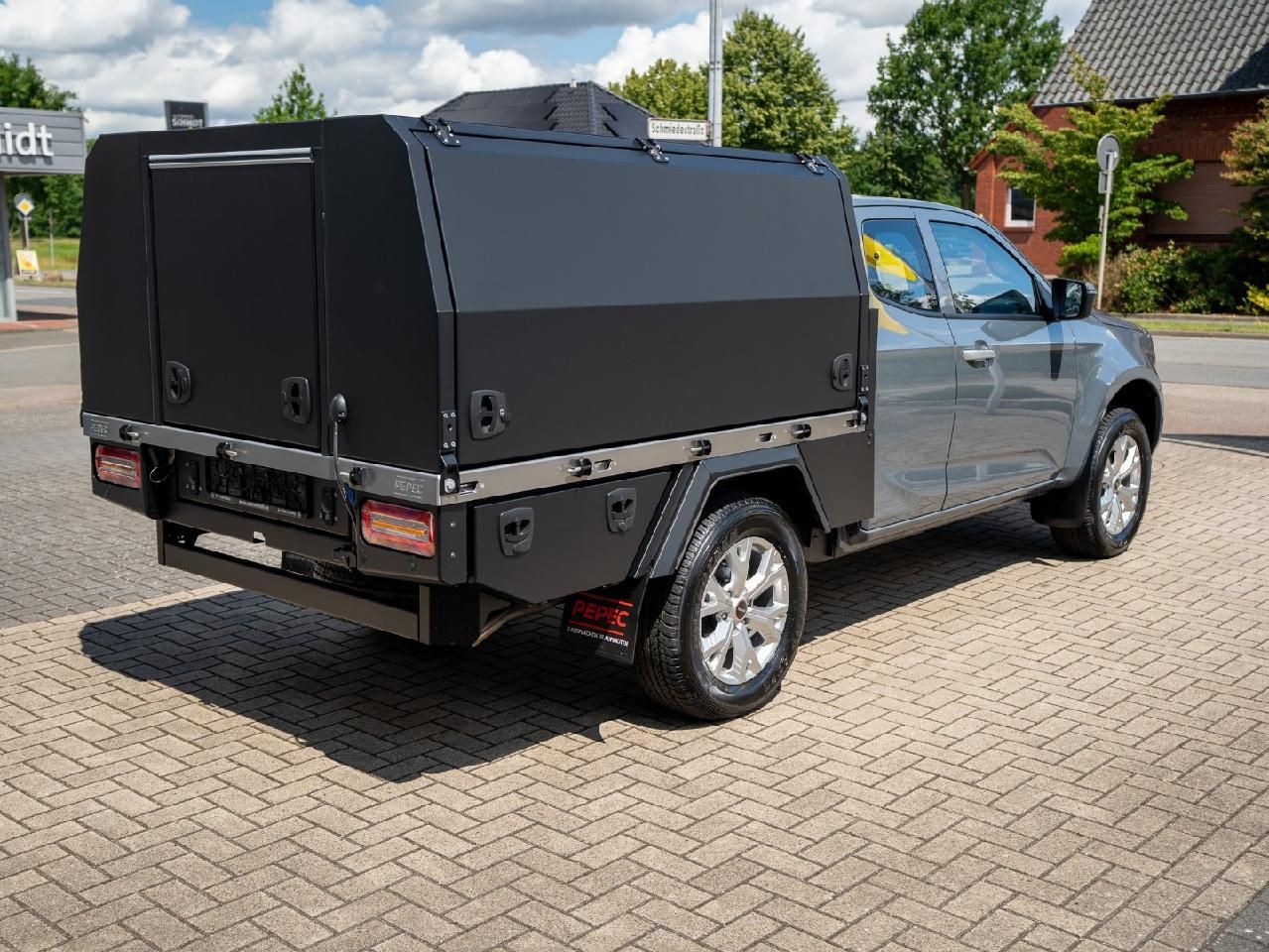 Fahrzeugabbildung Isuzu D-Max Space Cab LS PEPEC Umbau